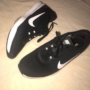 Nike Zoom Fit Sneakers